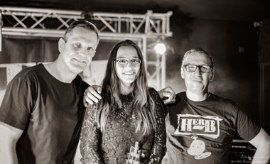 Kalle Basser und Björn Schlagzeuger mit Julie